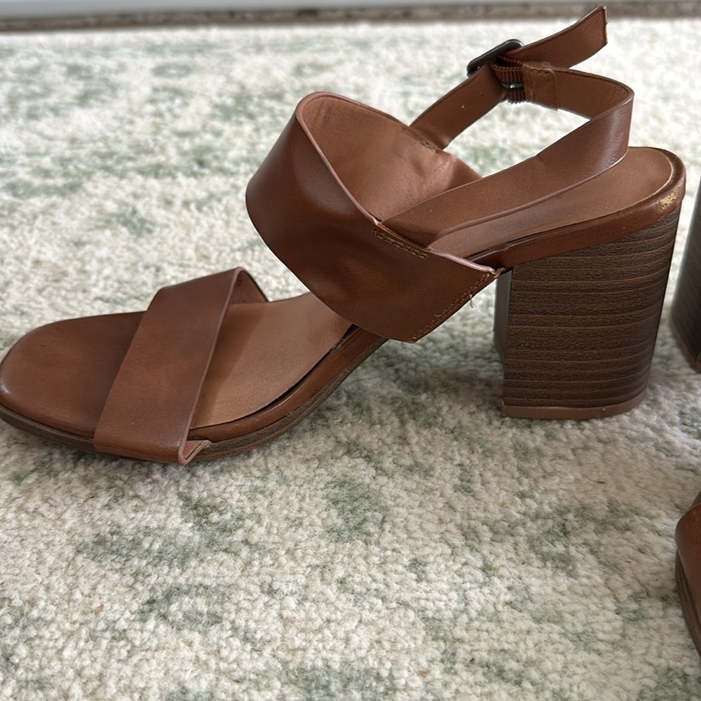 Universal Threads Wedge Heels - Picture 2 of 3